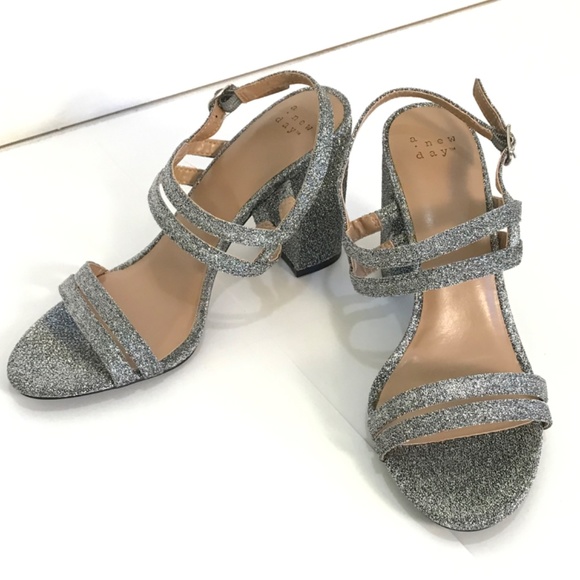 A NEW DAY Silver Heeled Sandals Estealla Chunky Block Heel New Women’s Size 9.5 - Picture 2 of 15